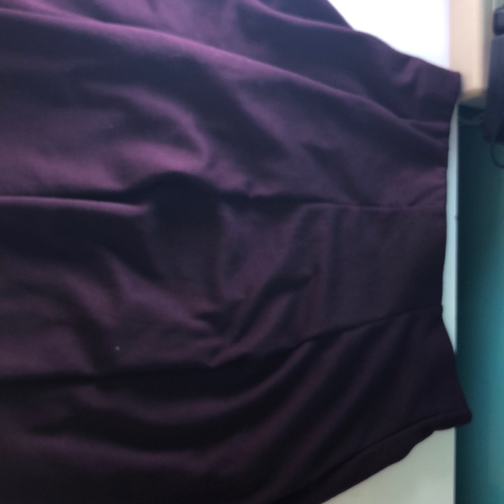 MAROON BRANDY MELVILLE  SKIRT